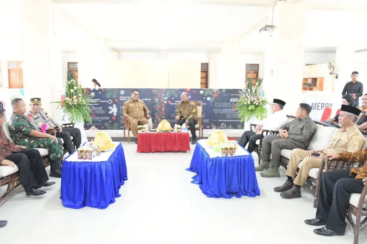 Silaturrahmi Bersama Jemaat Gereja di Mamuju, Akmal Malik Sebut Natal Sebagai Momentum Perkuat Kerukunan Antar Ummat